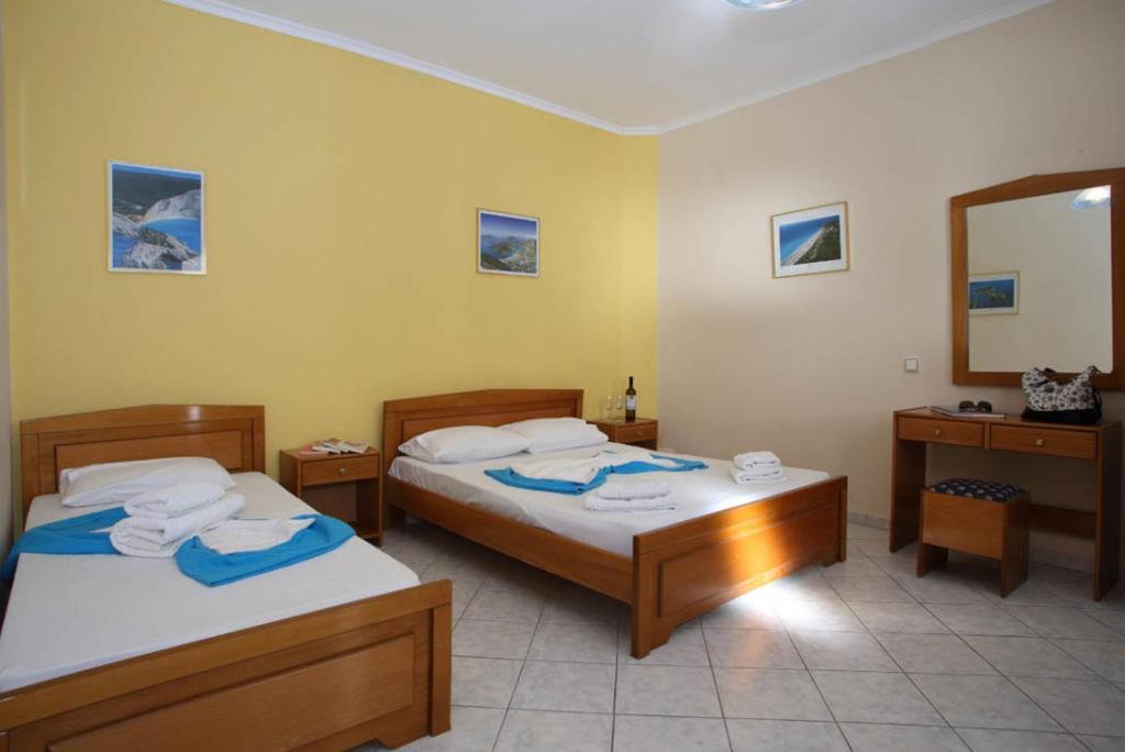 Theocharis Bros - Studios Apartments Áyios Nikítas Exteriér fotografie