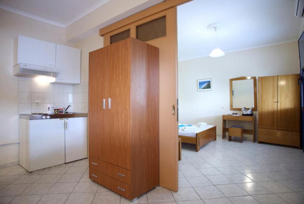 Theocharis Bros - Studios Apartments Áyios Nikítas Exteriér fotografie
