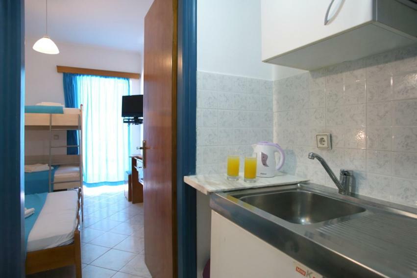 Theocharis Bros - Studios Apartments Áyios Nikítas Exteriér fotografie